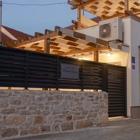 בית נופש House Blazov Dvor By Tourist Adria Group זאטון